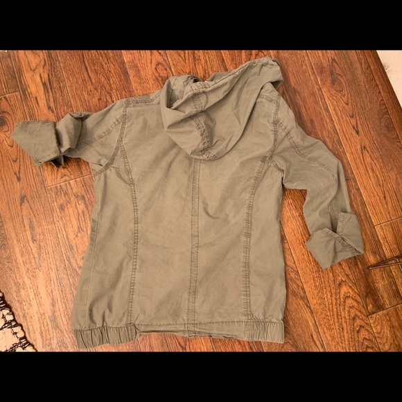 Distressed looking jacket - Picture 3 of 3